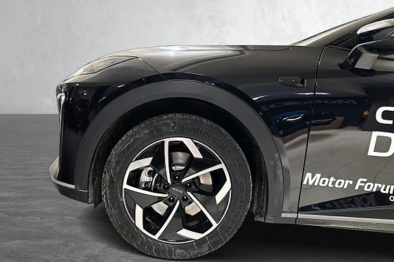 Stilrene felger som gir futuristisk preg og optimal kjørestabilitet.