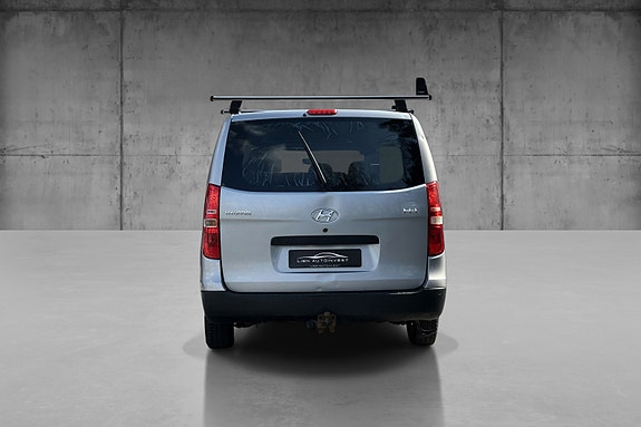 Hyundai H-1 5 of 5