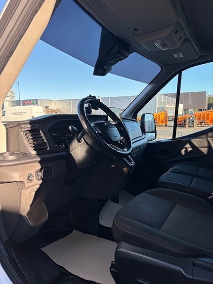 Ford Transit 22 of 24