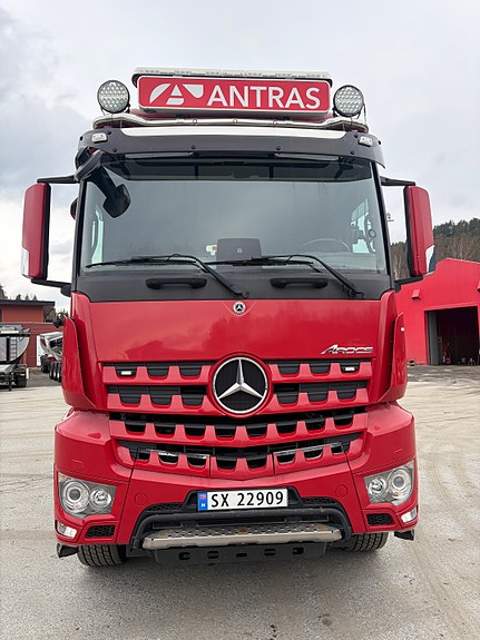 Mercedes-Benz Arocs 8x4 Istrail asfalt 5 of 5
