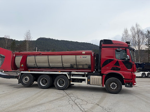 Mercedes-Benz Arocs 8x4 Istrail asfalt 3 of 5