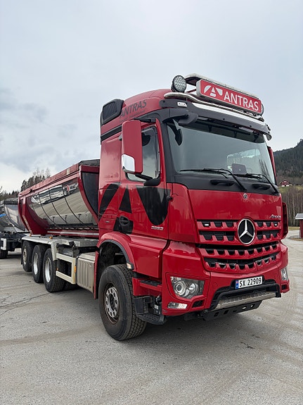 Mercedes-Benz Arocs 8x4 Istrail asfalt 4 of 5
