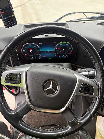 Mercedes-Benz Arocs 8x4 Istrail asfalt 9 of 12