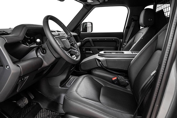 Land Rover Defender 110 7 of 30