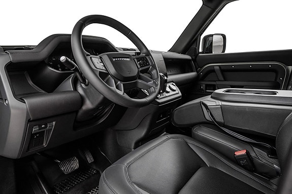 Land Rover Defender 110 6 of 30