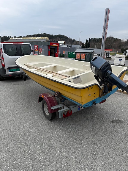 GH 14 m/Yamaha 20 (25 hk) autolube kun brukt i ferskvann og Gaupen 500 kg henger