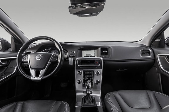 Volvo V60 13 of 24