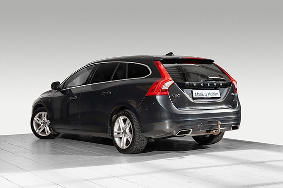 Volvo V60 2 of 24