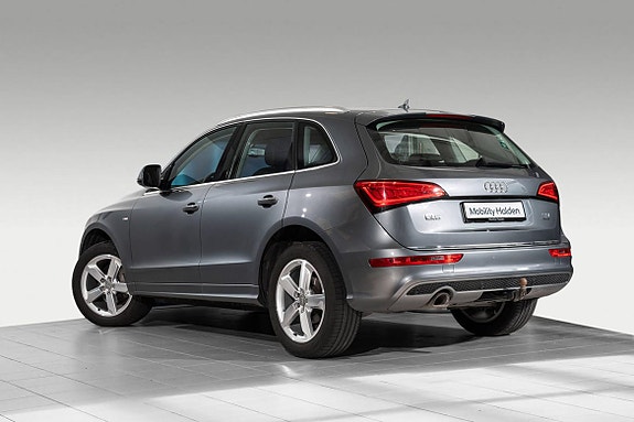 Audi Q5 2 of 22