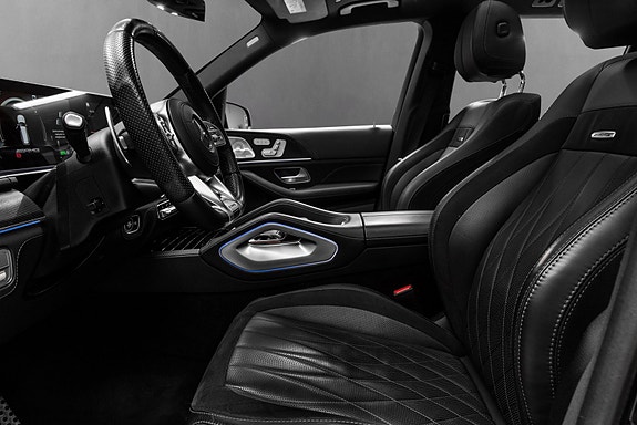Mercedes-Benz GLS63 12 of 30