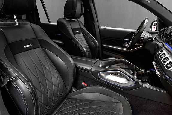 Mercedes-Benz GLS63 11 of 30