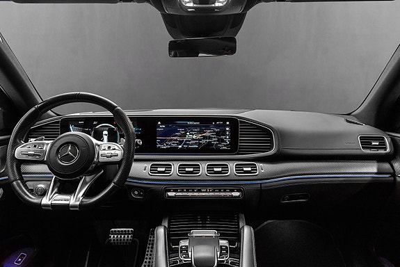Mercedes-Benz GLS63 13 of 30