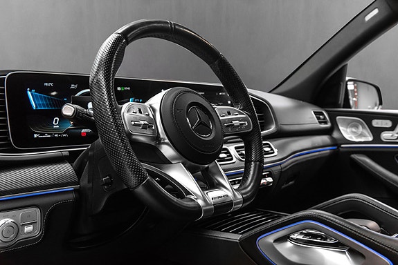 Mercedes-Benz GLS63 18 of 30