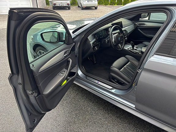 BMW 530e 16 of 29