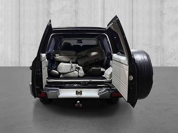 Nissan Patrol 28 of 30