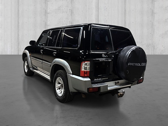 Nissan Patrol 4 of 5