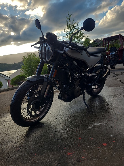 Husqvarna Vitpilen 401 5 of 5