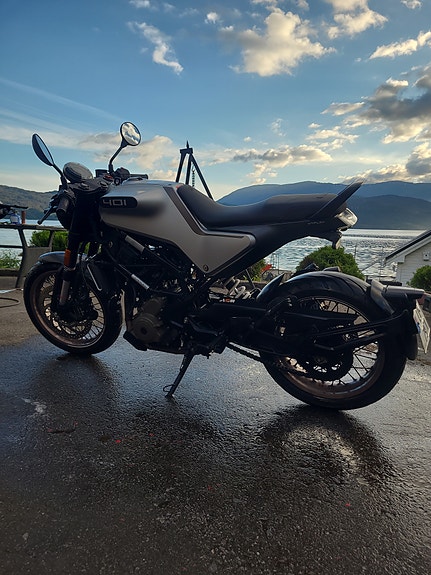 Husqvarna Vitpilen 401 4 of 5