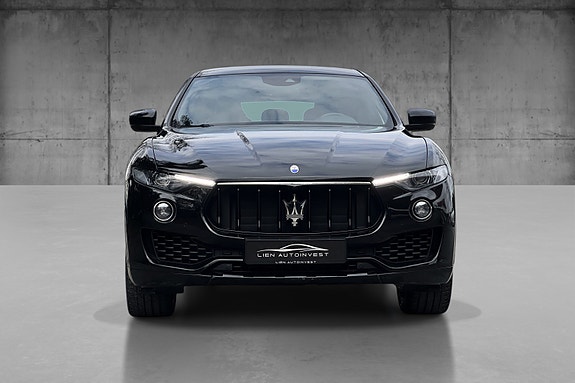 Maserati Levante 2 of 5