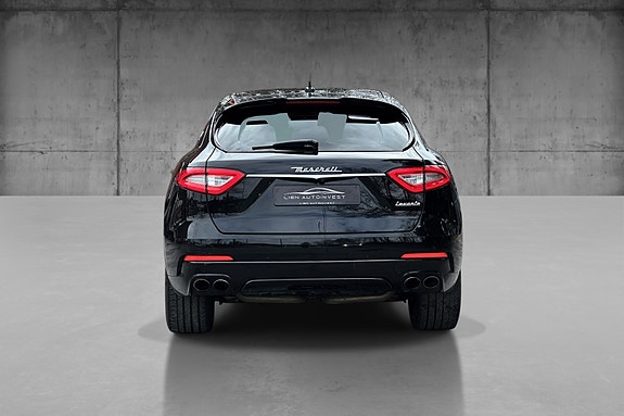 Maserati Levante 5 of 5
