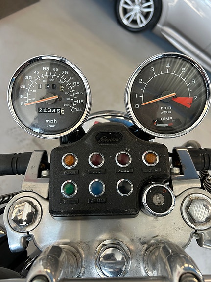 Honda VT 800 Shadow 14 of 15
