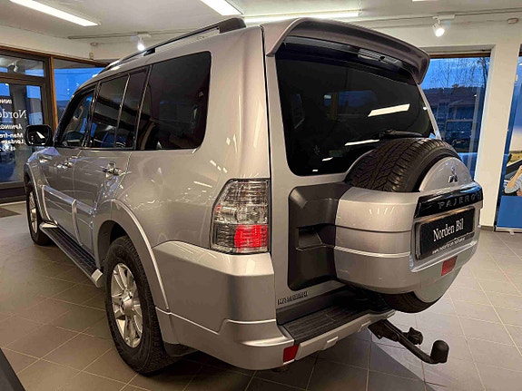 Mitsubishi Pajero 8 of 30