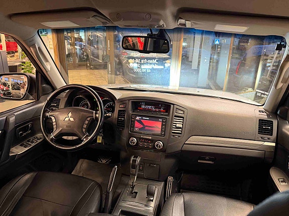 Mitsubishi Pajero 29 of 30
