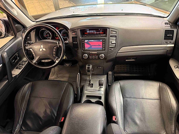 Mitsubishi Pajero 28 of 30