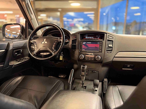 Mitsubishi Pajero 27 of 30