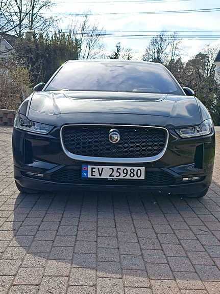 Jaguar I-PACE 9 of 15