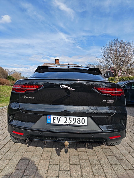 Jaguar I-PACE 6 of 15