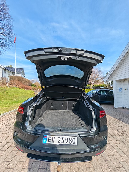Jaguar I-PACE 14 of 15