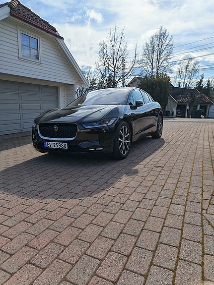 Jaguar I-PACE 3 of 15