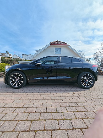 Jaguar I-PACE 7 of 15