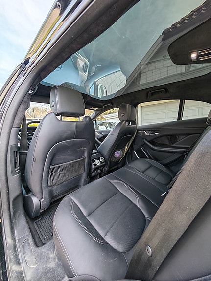 Jaguar I-PACE 11 of 15
