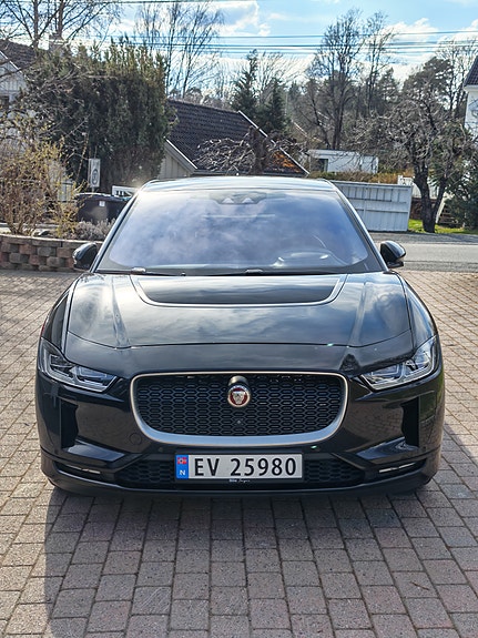 Jaguar I-PACE 8 of 15