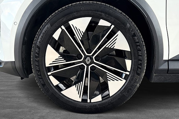 19" originale aluminiumsfelger med gode Michelin sommerdekk.