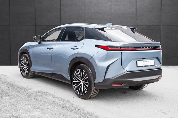 Lexus RZ450e 2 of 20