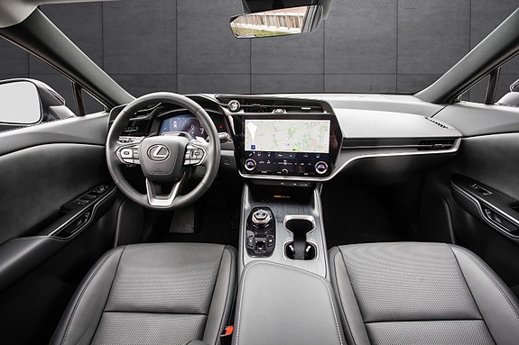 Lexus RZ450e 7 of 20