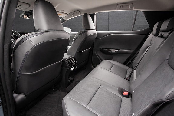 Lexus RZ450e 14 of 20