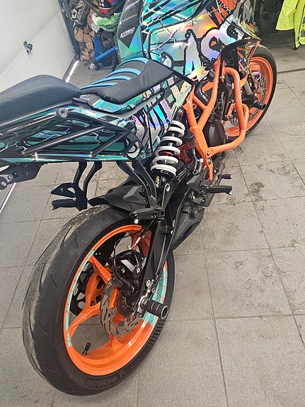 KTM 390 Duke 8 of 8