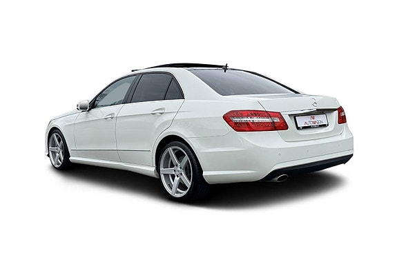 Mercedes-Benz E250 3 of 5