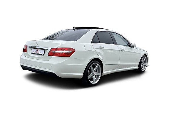 Mercedes-Benz E250 4 of 5