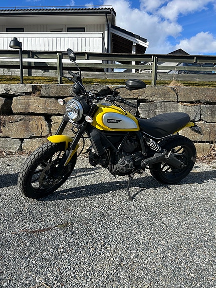 Ducati SCRAMBLER ICON 2 of 5
