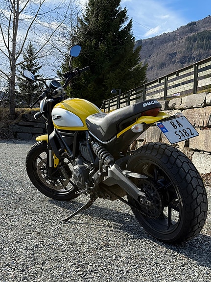 Ducati SCRAMBLER ICON 3 of 5