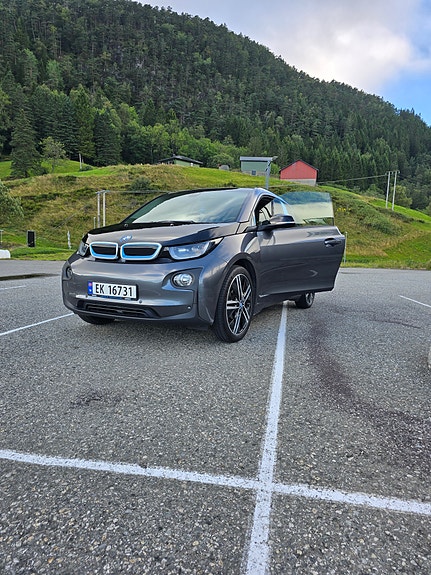 BMW i3 2 of 14