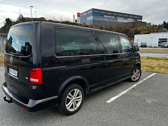 Volkswagen Multivan 11 of 14