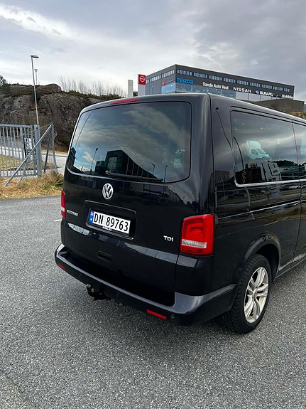 Volkswagen Multivan 9 of 14
