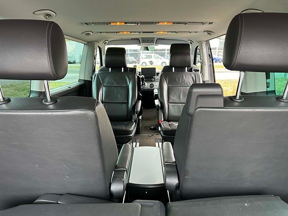 Volkswagen Multivan 4 of 14