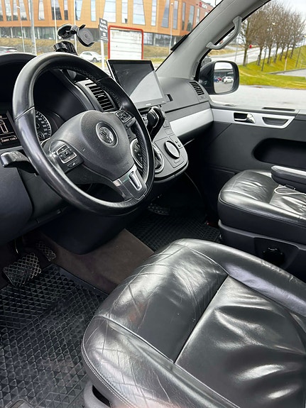 Volkswagen Multivan 14 of 14
